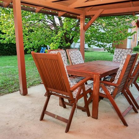 Cseresznyes Apartman Berekfürdő Buitenkant foto
