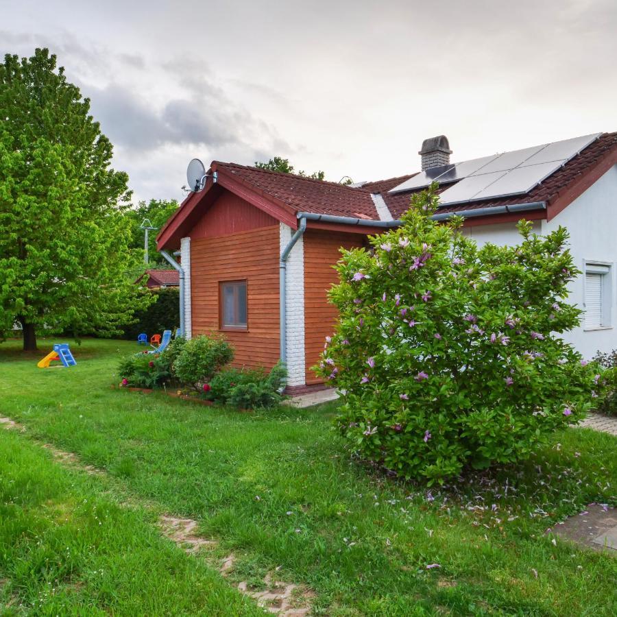 Cseresznyes Apartman Berekfürdő Buitenkant foto