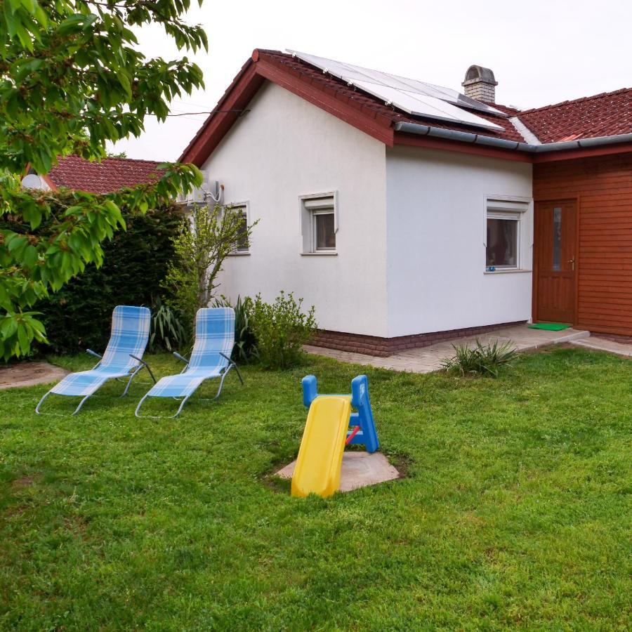 Cseresznyes Apartman Berekfürdő Buitenkant foto