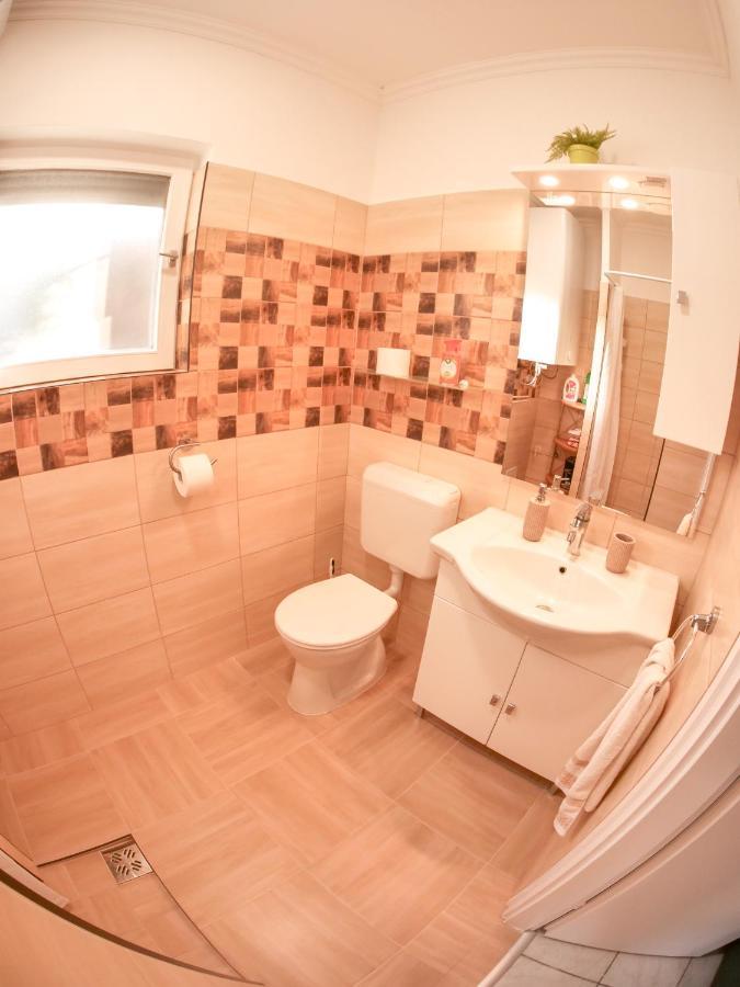 Cseresznyes Apartman Berekfürdő Buitenkant foto